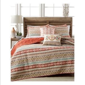 Martha Stewart Twin Sized Quilt and Sham